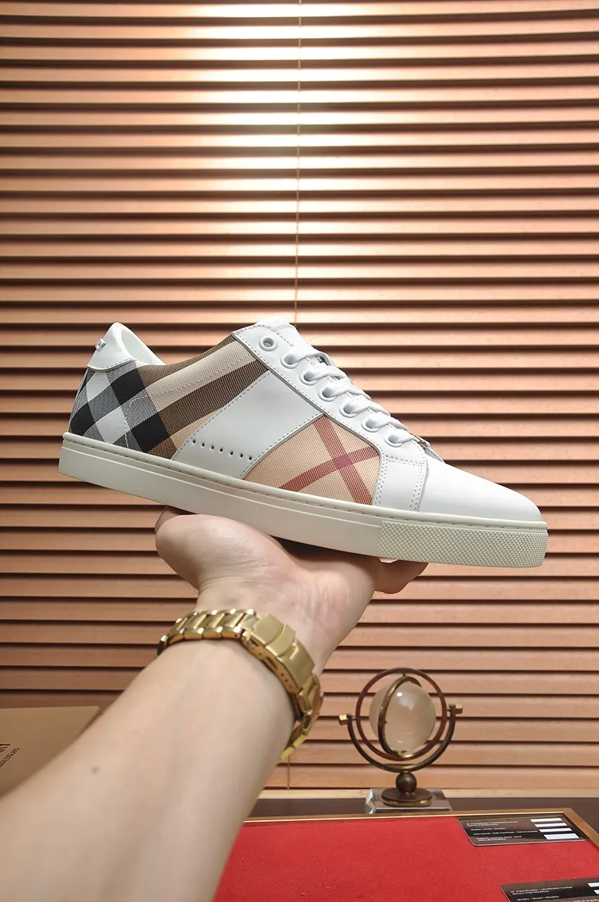 Men's shoes💰480💶[Burberry] (cowhide lining) classic low-top sneakers｜Imported cowhide with classic plaid fabric｜Cow leather lining｜Original outsole｜Fine workmanship and comfortable to wear Size: 38-44 (customized at 45)